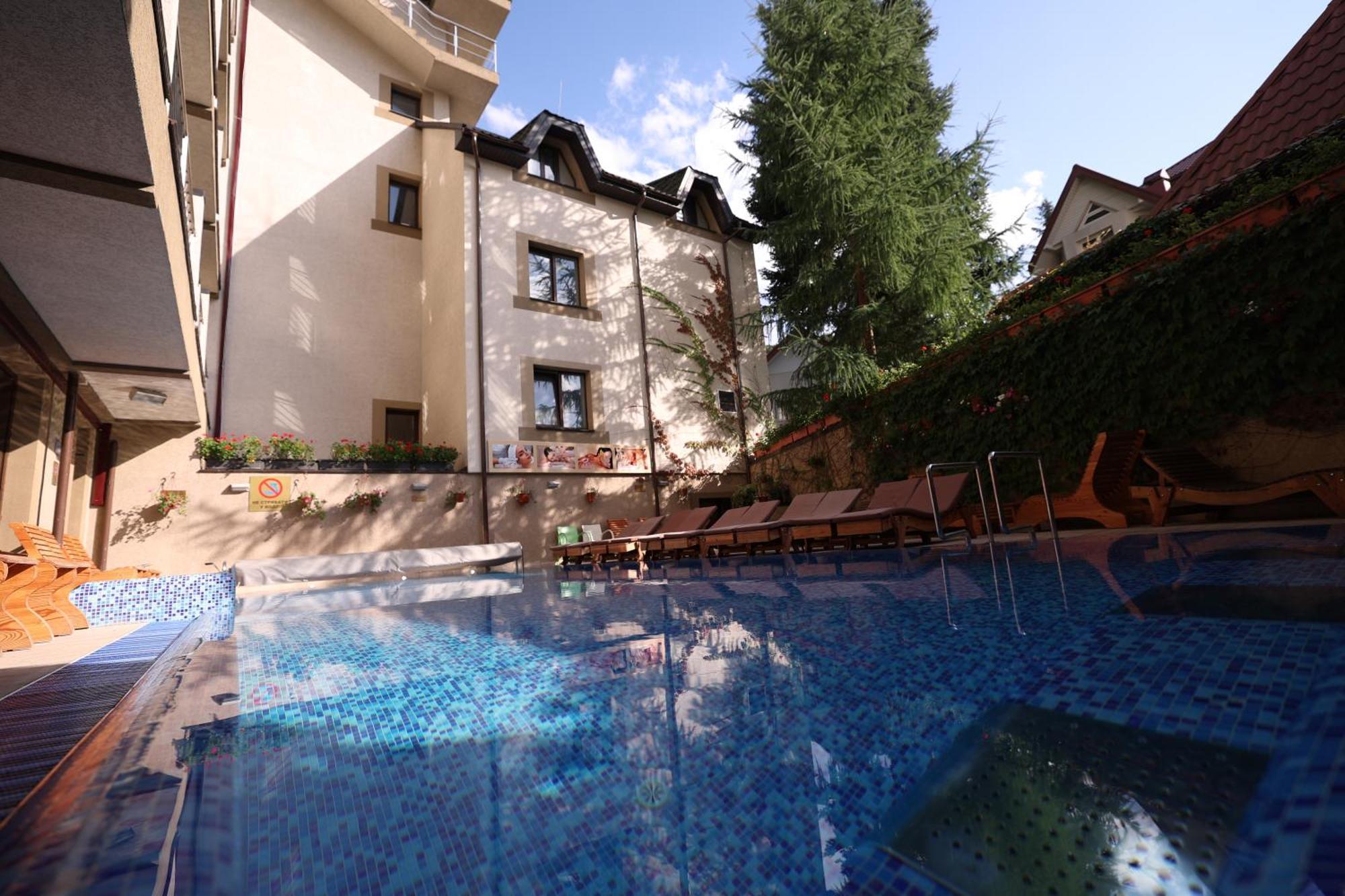 Romantik Spa Hotel Яремче Екстериор снимка
