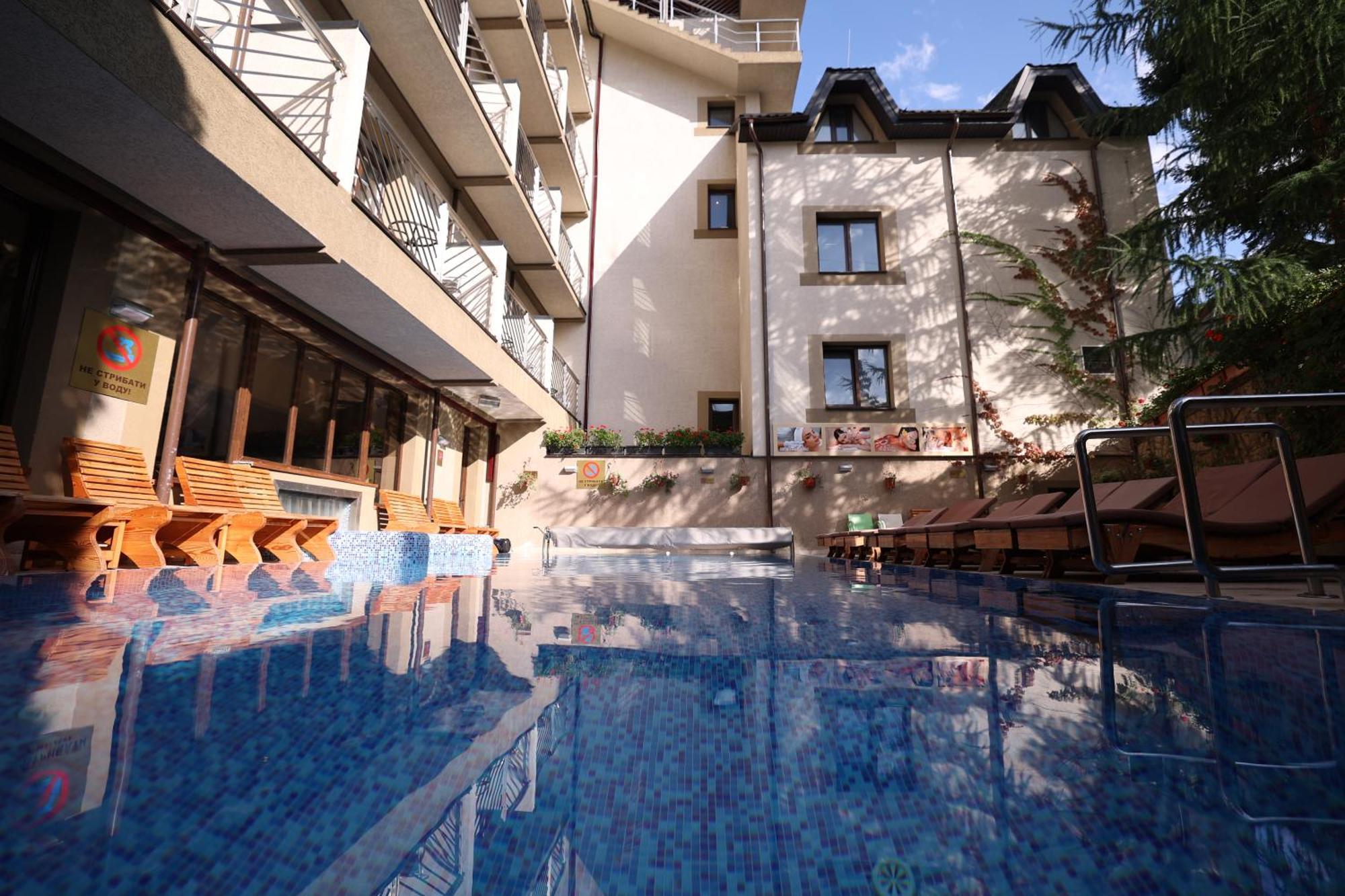 Romantik Spa Hotel Яремче Екстериор снимка